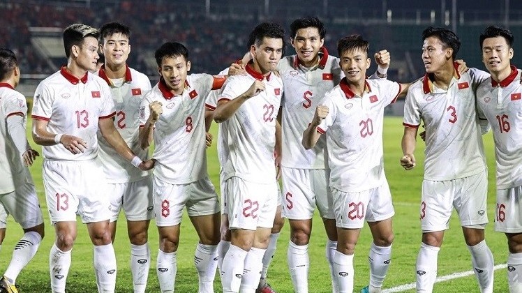 AFF Cup 2022: Báo Thái Lan khen đội tuyển Việt Nam; Quang Hải không chấn thương nặng