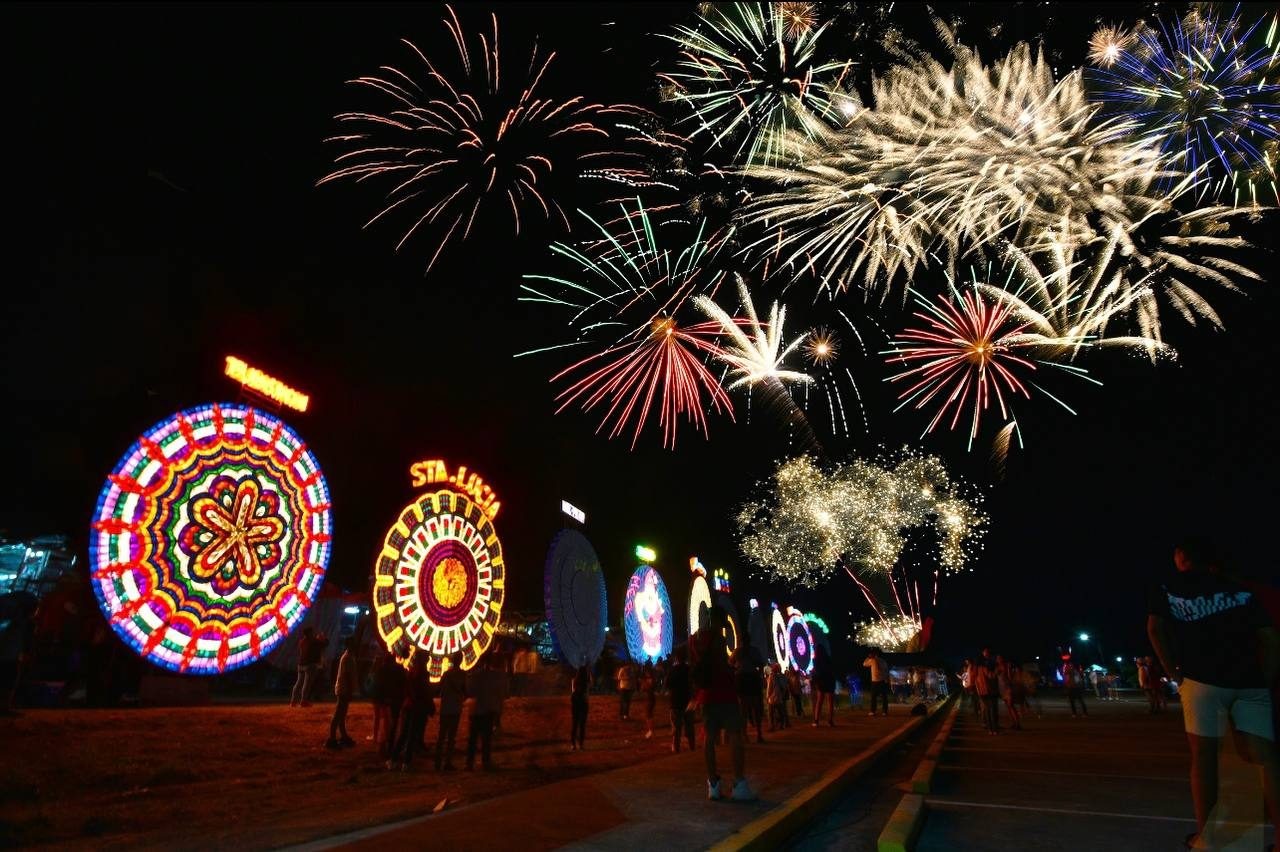 Dịp Giáng sinh, Philippines tổ chức trực tiếp lễ hội đèn lồng khổng lồ sau 3 năm Covid-19