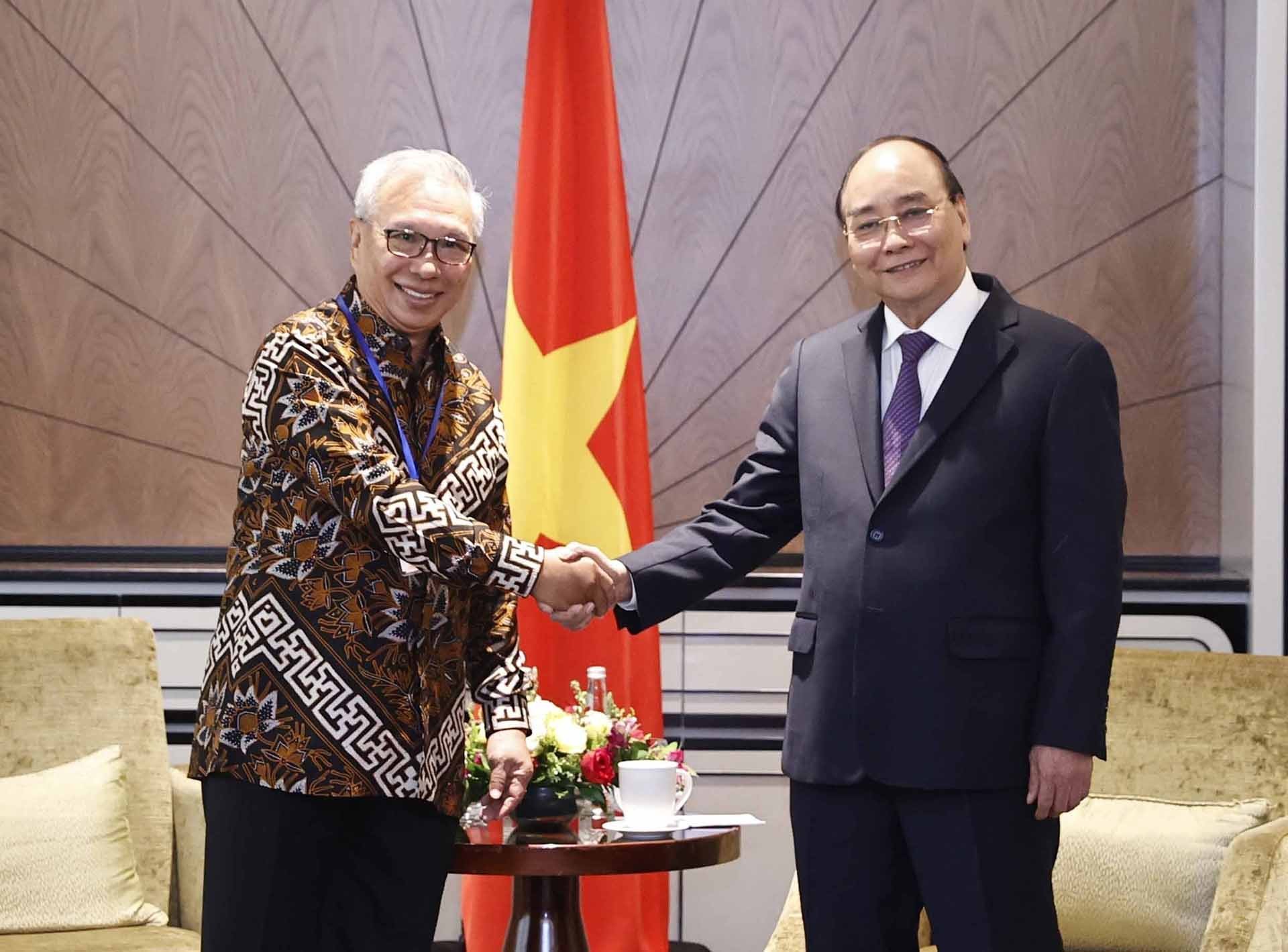 Chủ tịch nước Nguyễn Xuân Phúc tiếp Chủ tịch Hội Hữu nghị Indonesia-Việt Nam Budiarsa Sastrawinata. (Nguồn: TTXVN)