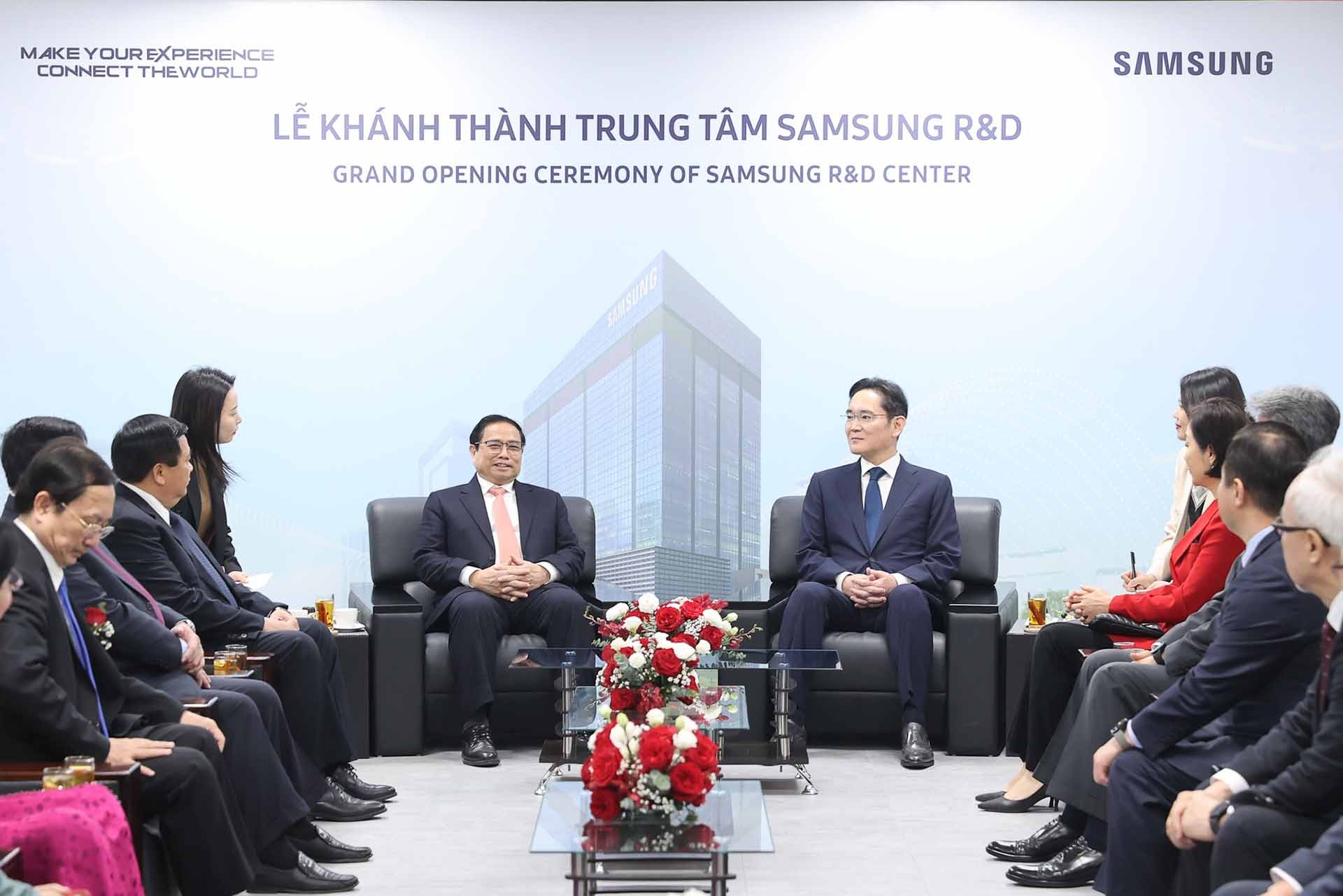 Thủ tướng Phạm Minh Chính tiếp Chủ tịch Samsung Electronics Lee Jae-yong. (Nguồn: VGP)