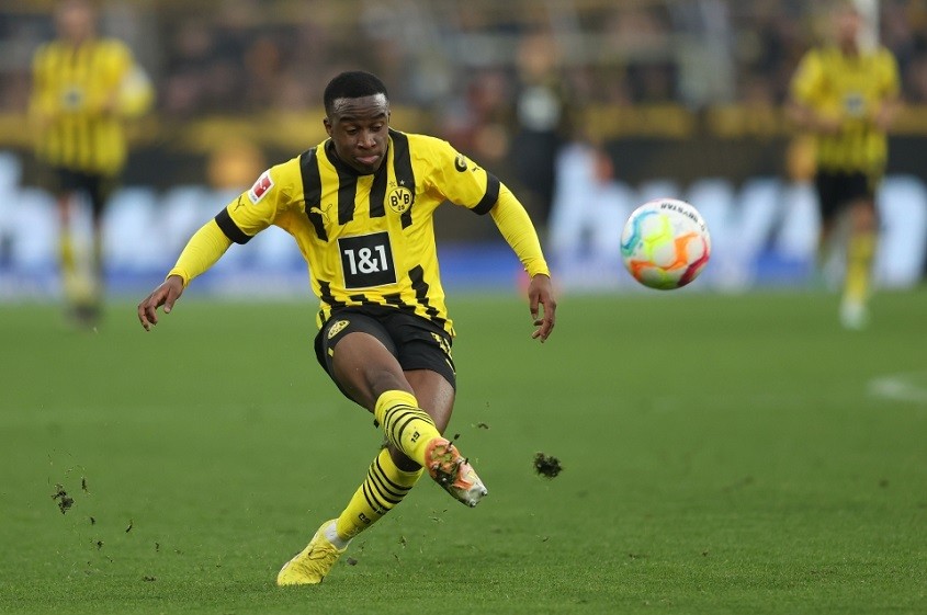 Chuyển nhượng cầu thủ Ngoại hạng Anh ngày 23/12: Chelsea đàm phán Youssoufa Moukoko;