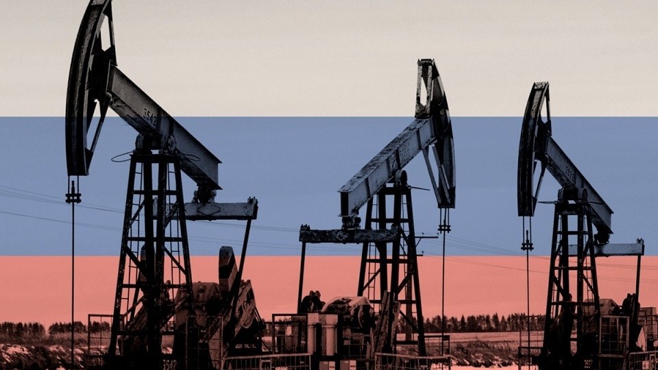 Giá xăng dầu hôm nay 24/12: Động thái mới của Nga 'tiếp lửa' cho giá dầu