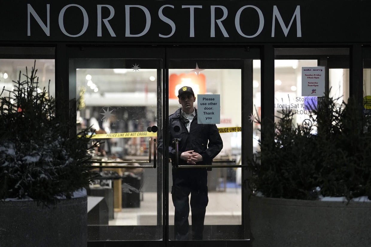 Mỹ: Xả súng tại trung tâm mua sắm, 5 đối tượng bị bắt giữ