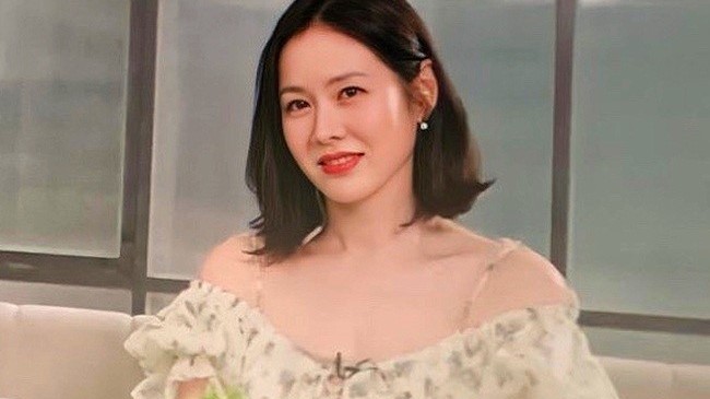 Nữ diễn viên Son Ye Jin lần đầu khoe quý tử