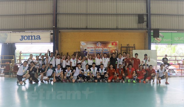 Người Việt tại Malaysia tổ chức giải bóng đá chào Xuân Quý Mão