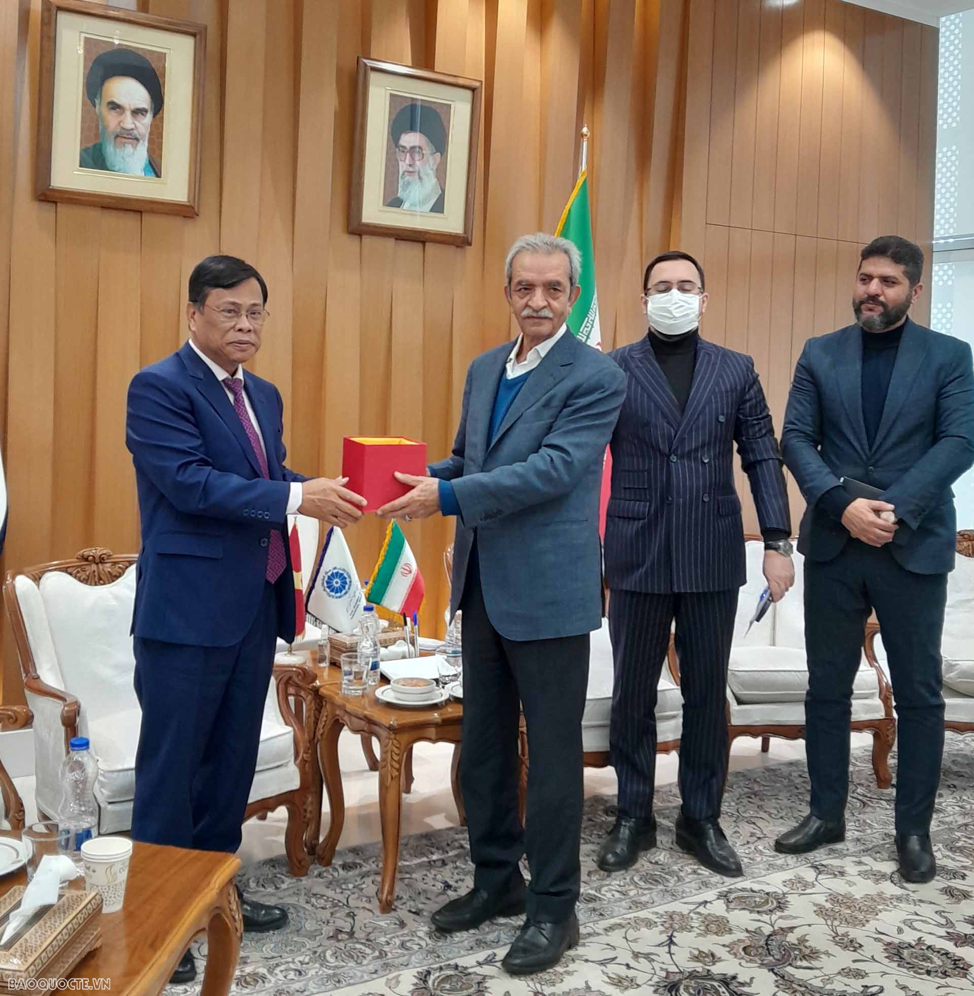Đại sứ Lương Quốc Huy khẳng định Iran là đối tác thương mại quan trọng của Việt Nam tại khu vực Trung Đông. Đại sứ Lương Quốc Huy khẳng định Iran là đối tác thương mại quan trọng của Việt Nam tại khu vực Trung Đông.