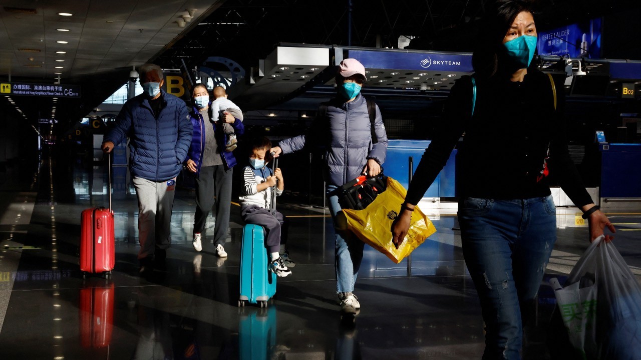 (12.28) Nhiều nước tỏ ra cảnh giác trước việc Trung Quốc mở cửa cho công dân du lịch nước ngoài sau dịch Covid-19. (Nguồn: Reuters)