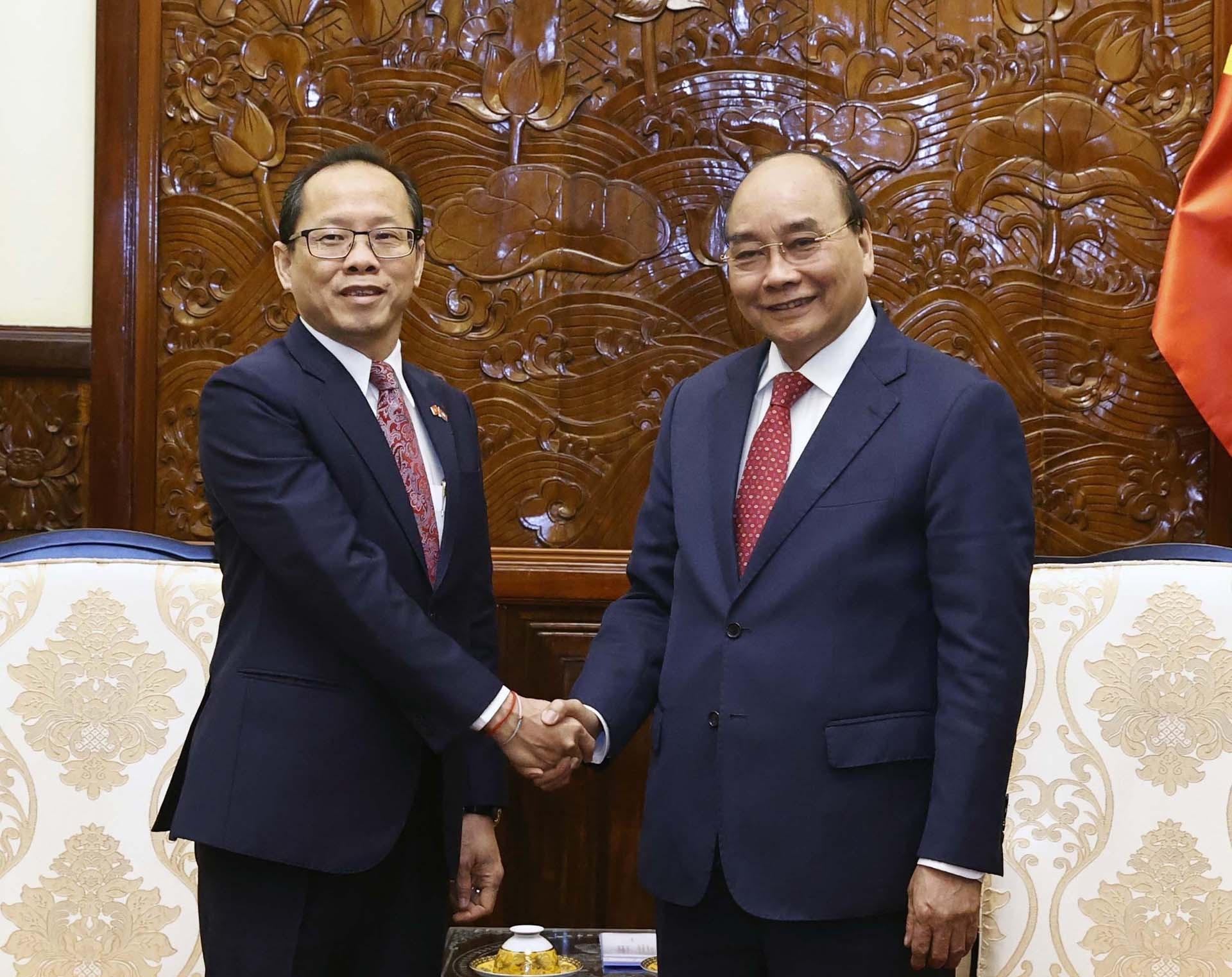 Chủ tịch nước Nguyễn Xuân Phúc tiếp Đại sứ Campuchia Chay Navuth đến chào từ biệt. (Nguồn: TTXVN)