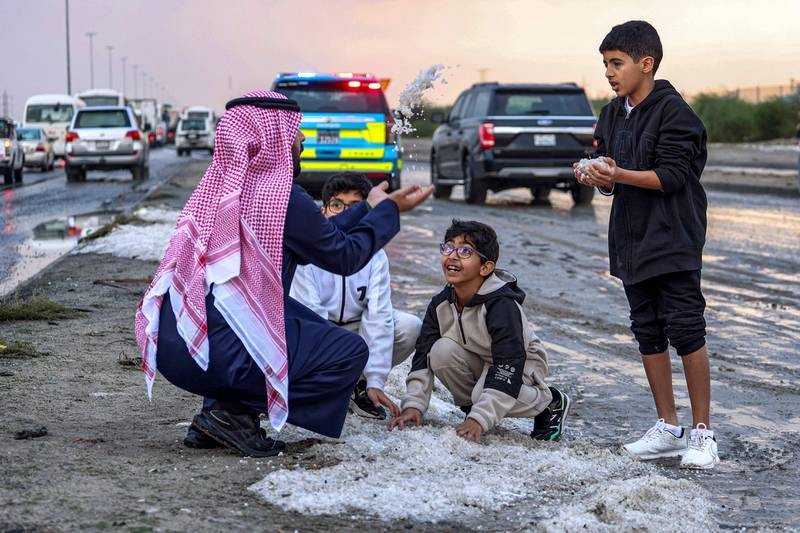 Lần đầu tiên trong 15 năm qua, Kuwait lại có một mùa Đông trắng. (Nguồn: AFP)