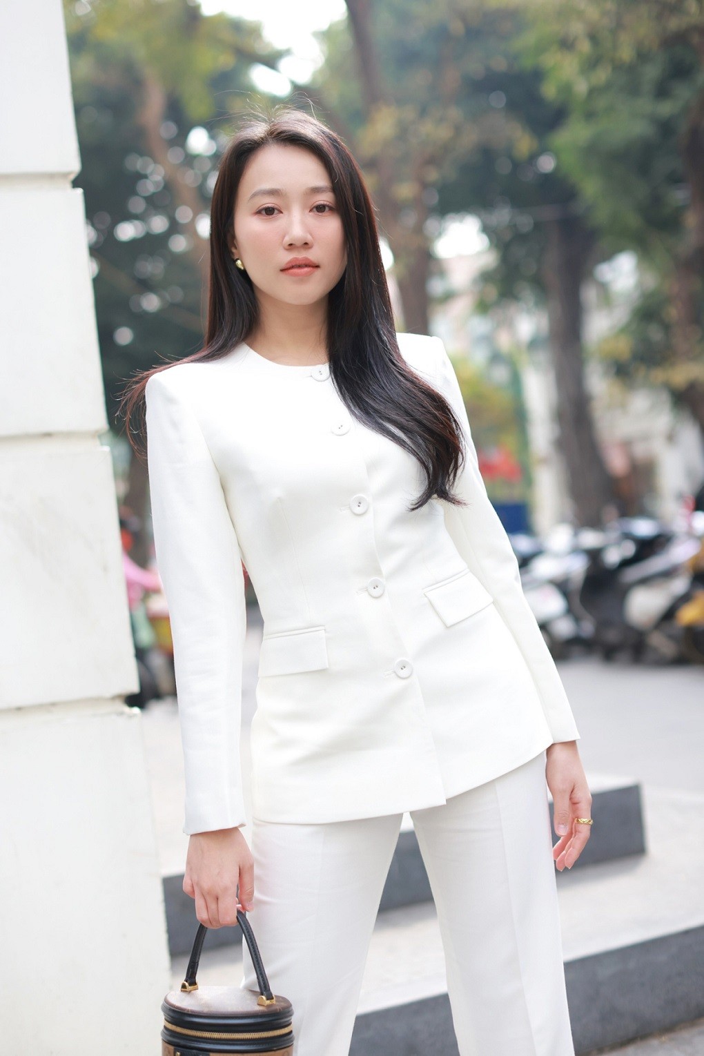 Hành trình công lý: Phong cách váy áo tiểu thư khi vào vai con nhà giàu của diễn viên Dương Hồng Loan