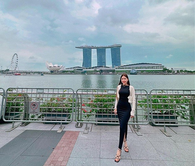 AFF Cup 2022: Bạn gái sang Singapore cổ vũ thủ môn Đặng Văn Lâm