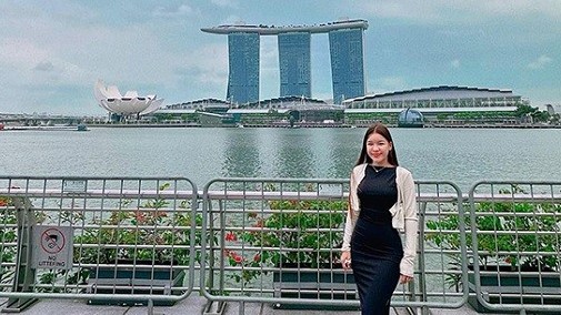 AFF Cup 2022: Bạn gái sang Singapore cổ vũ thủ môn Đặng Văn Lâm