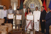 Khen thưởng ba cá nhân Bangladesh đã có đóng góp tích cực cho quan hệ Việt Nam-Bangladesh