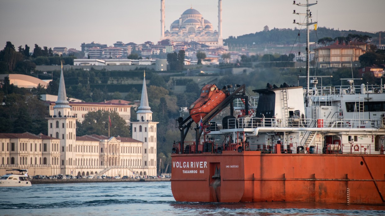 Tàu chở dầu Nga ở Thổ Nhĩ Kỳ. Ảnh: Getty Images