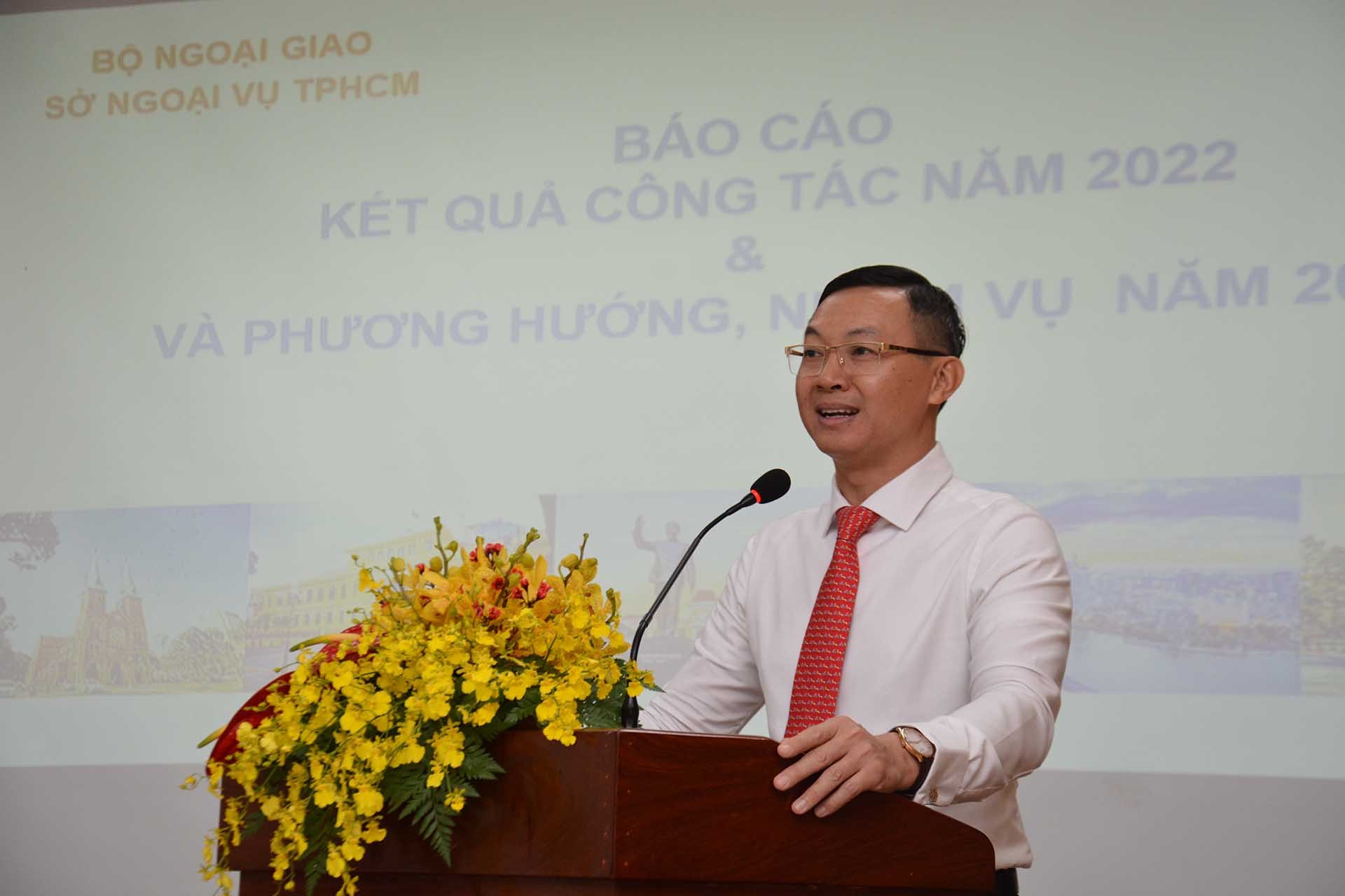 Ông Trần Phước Anh, Giám đốc Sở Ngoại vụ TP. Hồ Chí Minh phát biểu.