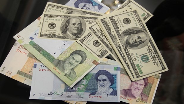 Iran bắt giữ nhóm đối tượng thao túng thị trường ngoại hối