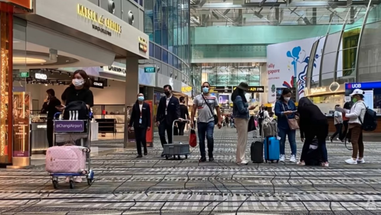 Du khách tại sảnh khởi hành Nhà ga số 3 của Sân bay Changi