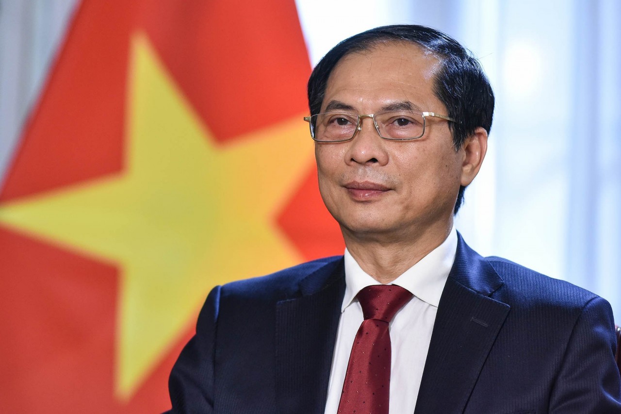 Bộ trưởng Ngoại giao Bùi Thanh Sơn. Bộ trưởng Ngoại giao Bùi Thanh Sơn.