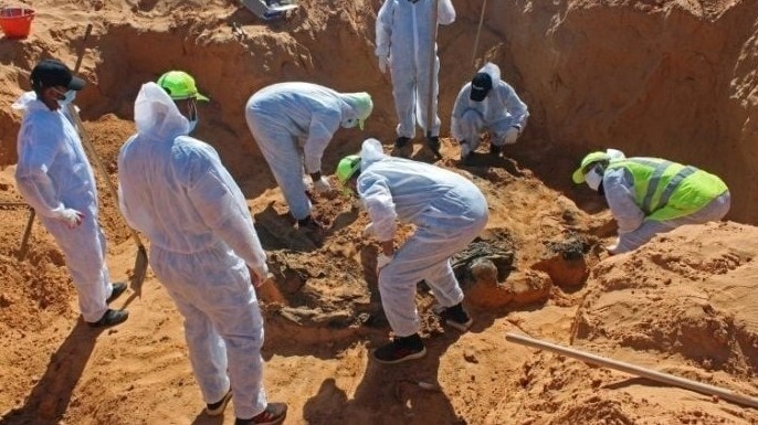 Libya phát hiện thêm 18 thi thể trong một hố chôn tập thể ở Sirte
