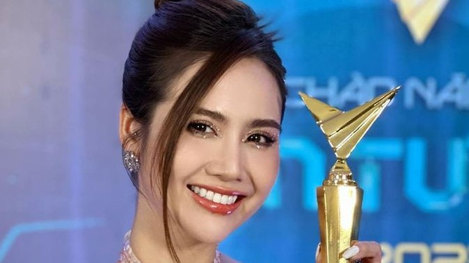 Thanh Sơn, Phan Minh Huyền đạt giải Nam/Nữ diễn viên ấn tượng của VTV Awards 2022