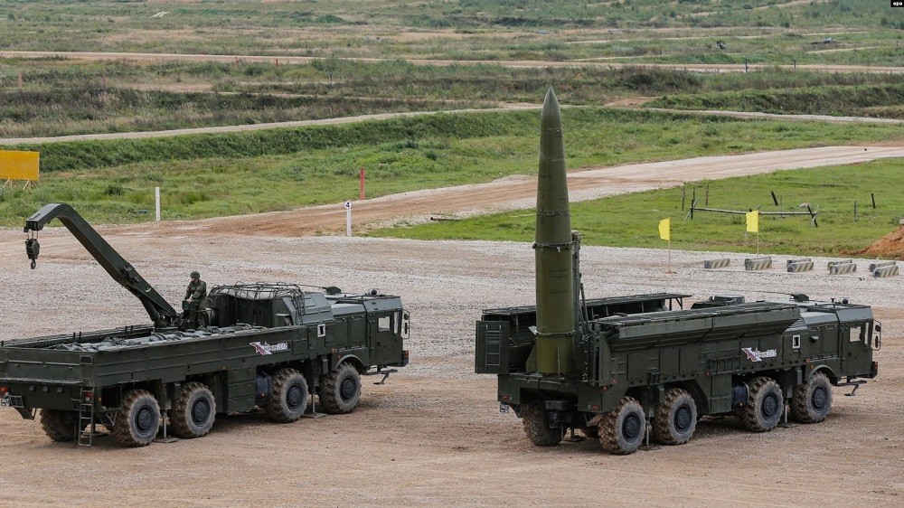 (01.02) Ukraine cho rằng kho tên lửa đạn đạo và tên lửa chính xác của Nga đang dần cạn kiệt - Ảnh: Tên lửa đạn đạo Iskander của Nga. (Nguồn: EPA)