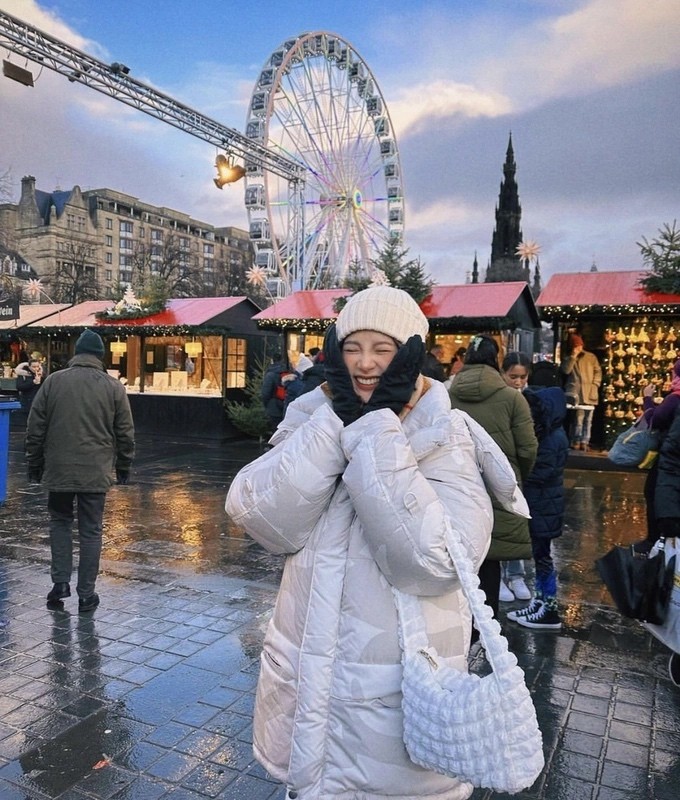 Baifern Pimchanok đăng ảnh du lịch tại Scotland đầu năm 2023 (Ảnh: Instagram).
