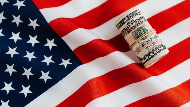 Kinh tế Mỹ đang tỏ ra 'mạnh mẽ và vững chãi' nhưng vẫn có nguy cơ đối mặt 'thảm họa tài chính'