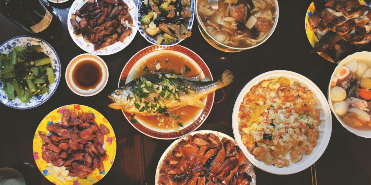 Vì sao món cá không thể thiếu trong bữa tối đầu năm của người Trung Quốc?
