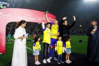 Georgina Rodriguez và các con bên Ronaldo ngày ra mắt Al Nassr