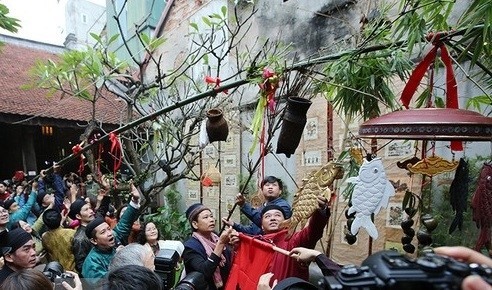 Phỏng dựng phong tục Tết truyền thống ở phố cổ Hà Nội