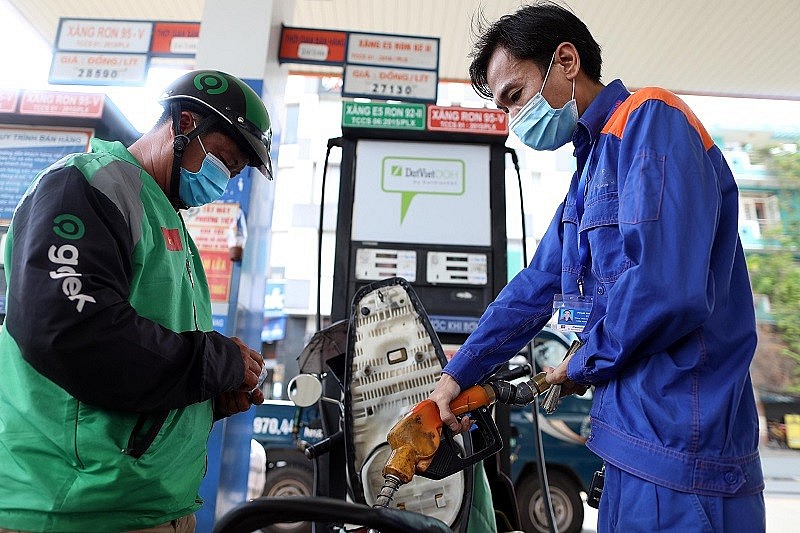 Giá xăng dầu hôm nay 6/1: Tăng nhẹ; kỳ điều hành tới, giá xăng sẽ giảm?