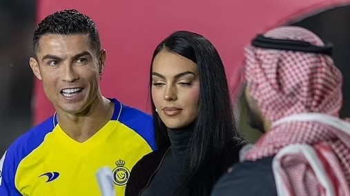 Cuộc sống của Ronaldo và bạn gái ở Saudi Arabia ra sao
