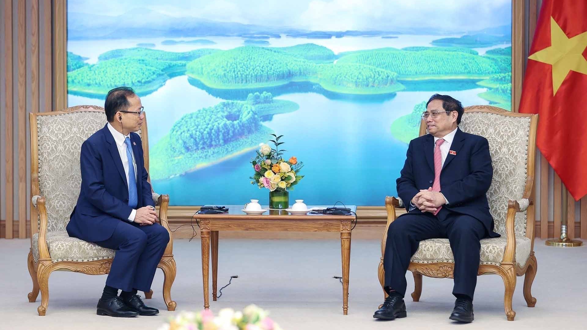 Thủ tướng Phạm Minh Chính tiếp Đại sứ Vương quốc Campuchia Chay Navuth