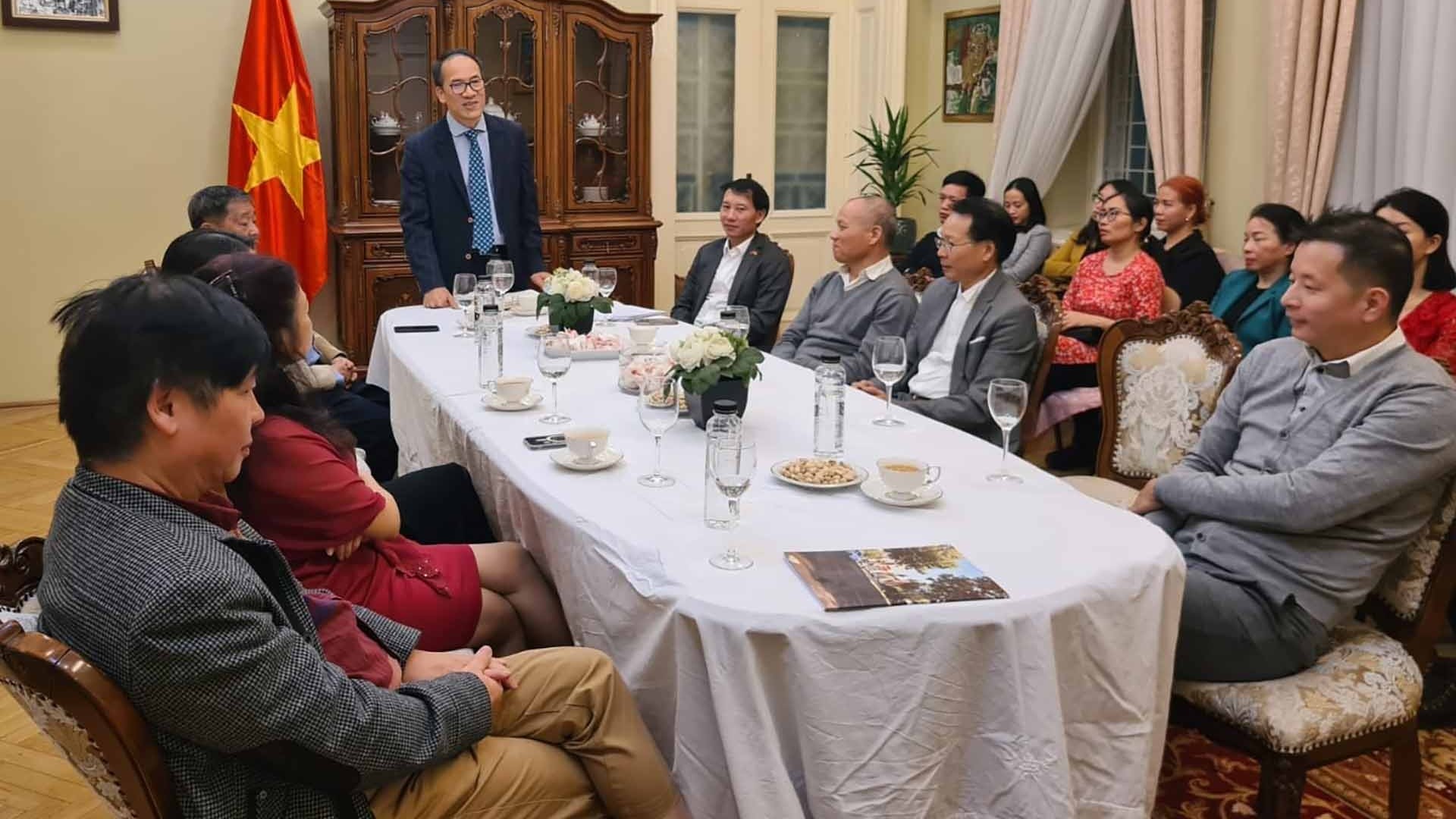Đại sứ quán Việt Nam tại Romania họp mặt đại diện cộng đồng người Việt đầu Xuân 2023