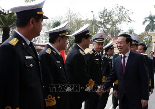 Politburo member Vo Van Thuong visits the Navy. (Source: VNA)
