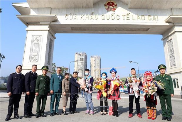 Lao Cai resumes travel through border gate with China