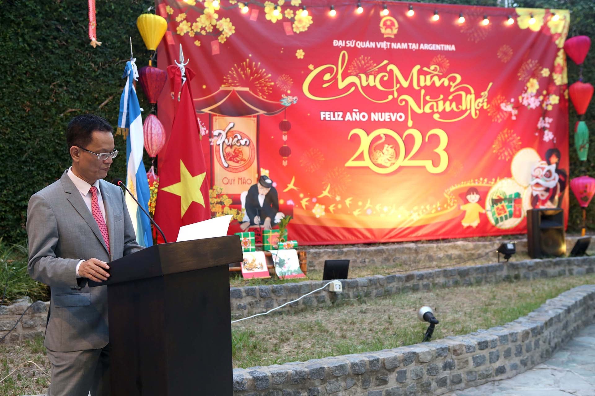 Đại sứ Dương Quốc Thanh phát biểu chúc Tết cộng đồng người Việt tại Argentina.