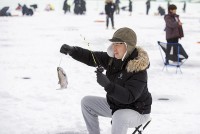 Hàn Quốc: Lễ hội câu cá trên mặt băng và trượt giữa lòng sông trở lại