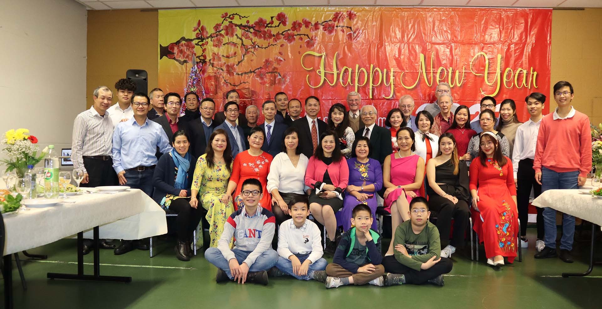 Hội người Việt tại Den Haag và vùng phụ cận gặp mặt tất niên và chào đón năm mới 2023.