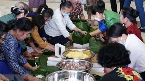 Nhiều chương trình đón Tết cổ truyền Việt Nam được tổ chức tại Lào