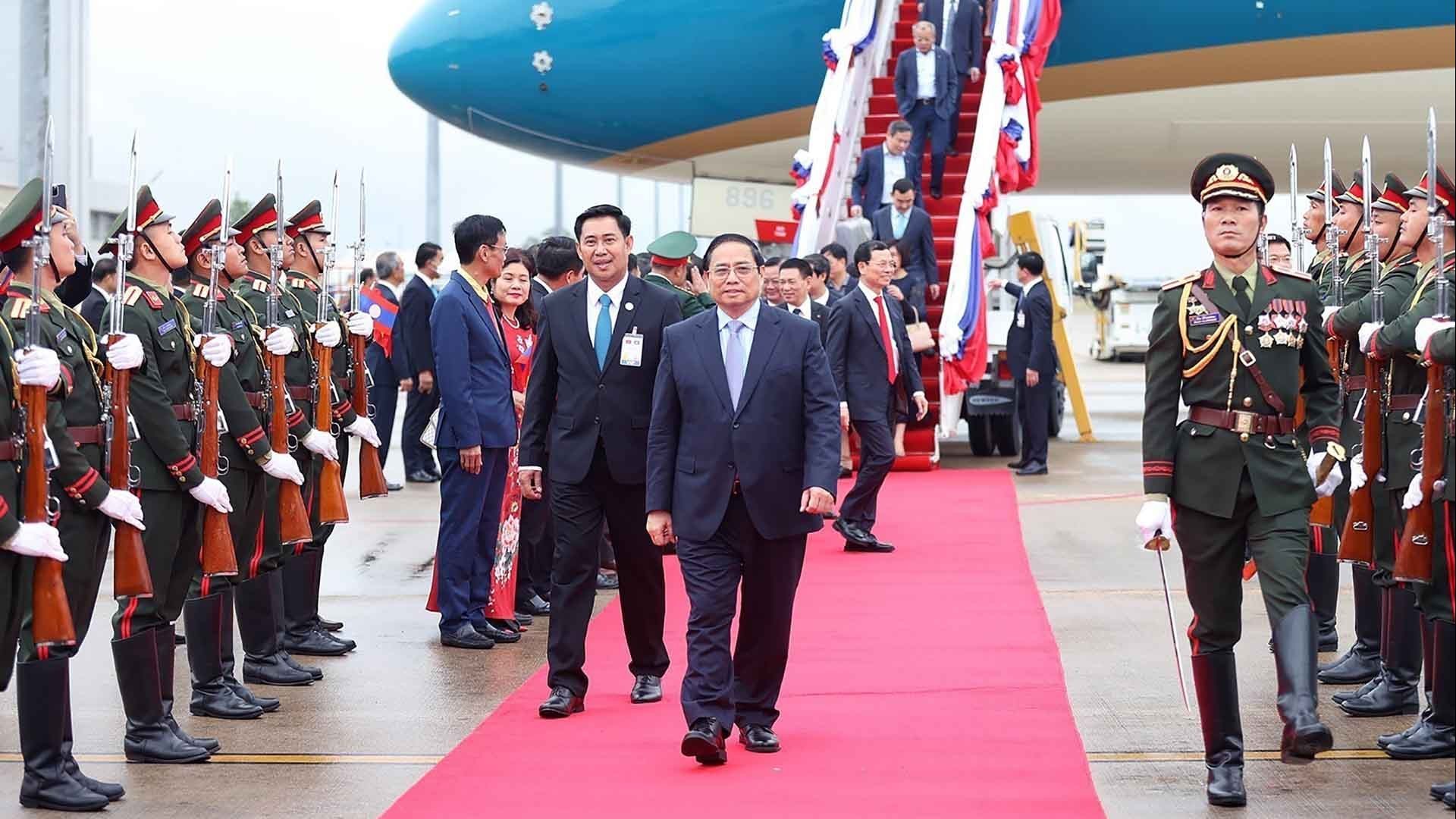 Thủ tướng Phạm Minh Chính tới Vientiane, bắt đầu thăm chính thức nước CHDCND Lào