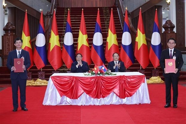 Vietnamese, Lao Prime Ministers hold talks in Vientiane