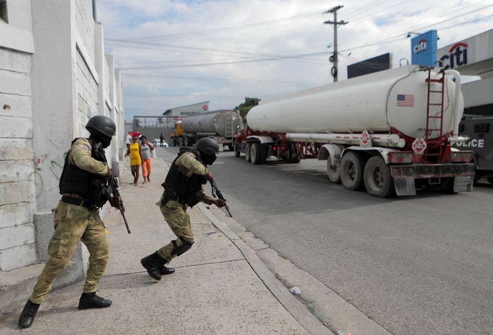 Canada chuyển giao xe bọc thép cho Haiti để đối phó với bạo lực băng đảng