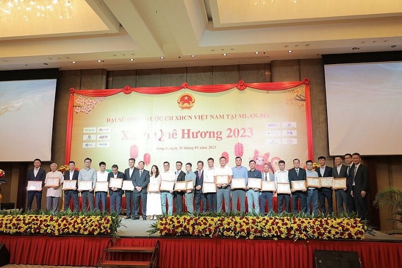 Vui Tết cộng đồng tại Myanmar Vui Tết cộng đồng tại Myanmar
