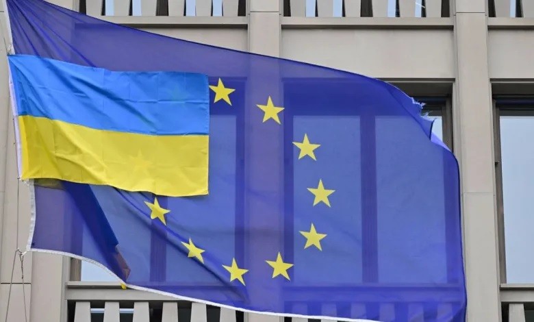 Ukraine đi bước rất quan trọng, nỗ lực sớm đàm phán gia nhập EU, phủ nhận 'lơi tay' với Belarus. (Nguồn: UK Daily)