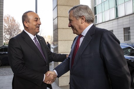 Ngoại trưởng Italy Antonio Tajani cho biết cuộc chiến chống nhập cư bất hợp pháp là ưu tiên hàng đầu của Italy và Thổ Nhĩ Kỳ sau cuộc hội đàm tại Ankara với người đồng cấp Thổ Nhĩ Kỳ Mevlut Cavusoglu
