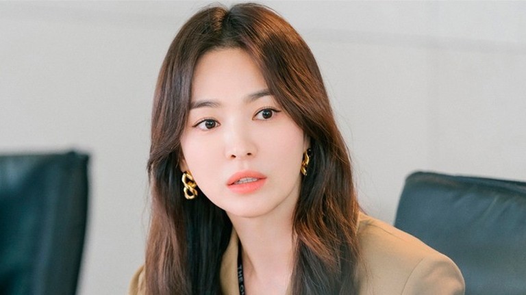 Song Hye Kyo 'lột xác' ngoạn mục với Vinh quang trong thù hận