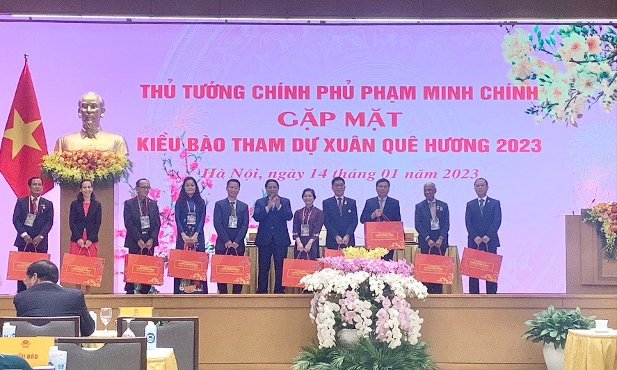 Cuộc gặp mặt thân tình của Thủ tướng Chính phủ với đoàn kiều bào Xuân Quê hương