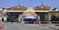 Myanmar-Trung Quốc mở cửa trở lại cửa khẩu biên giới quan trọng
