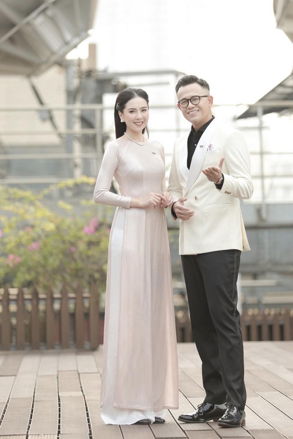 MC Mai Ngọc và Đức Bảo dẫn chương trình đêm Giao thừa Tết Quý Mão 2023